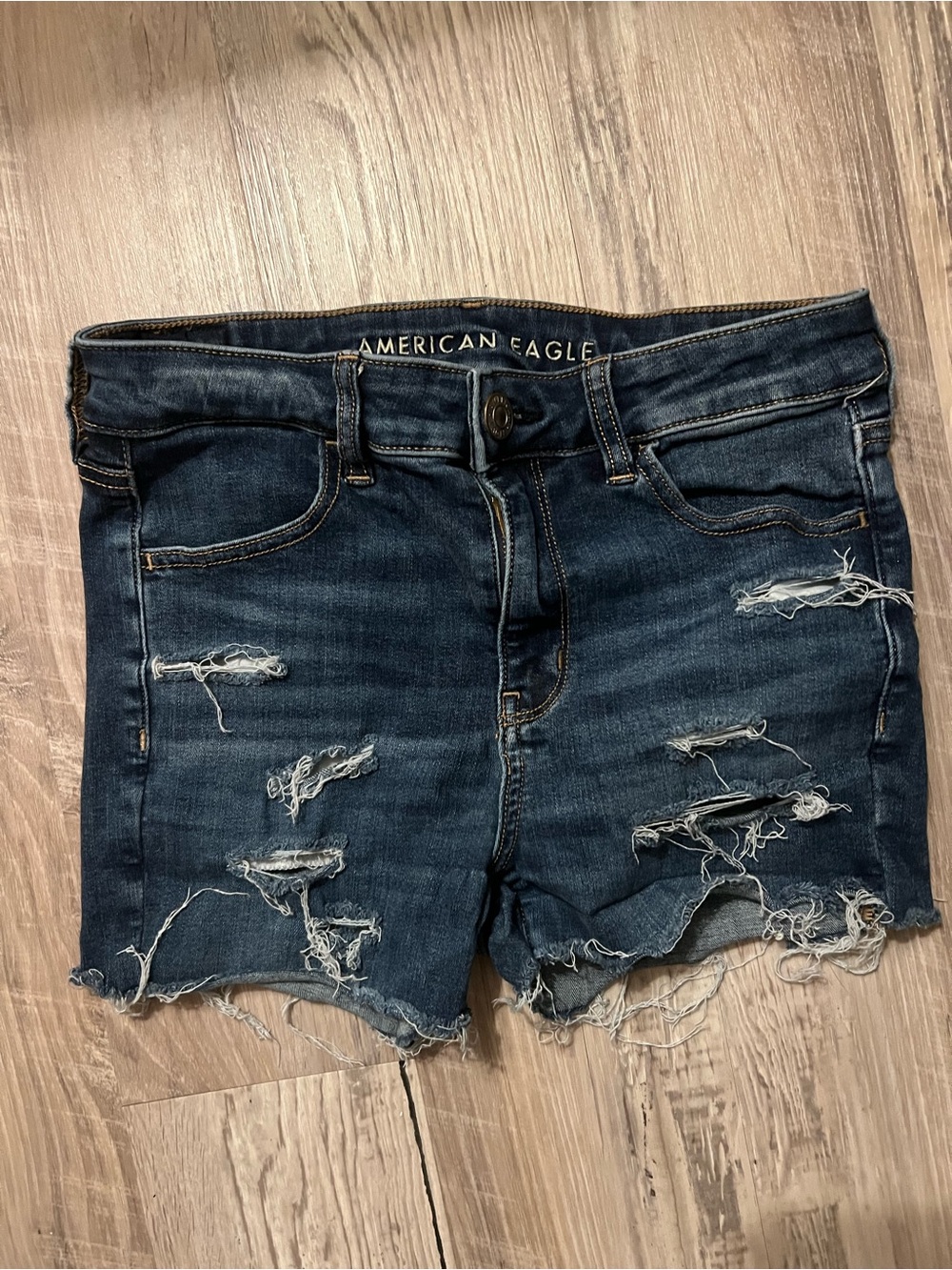 Women’s American Eagle Cut Off Hi Rise Distressed Denim Shorts Size 8